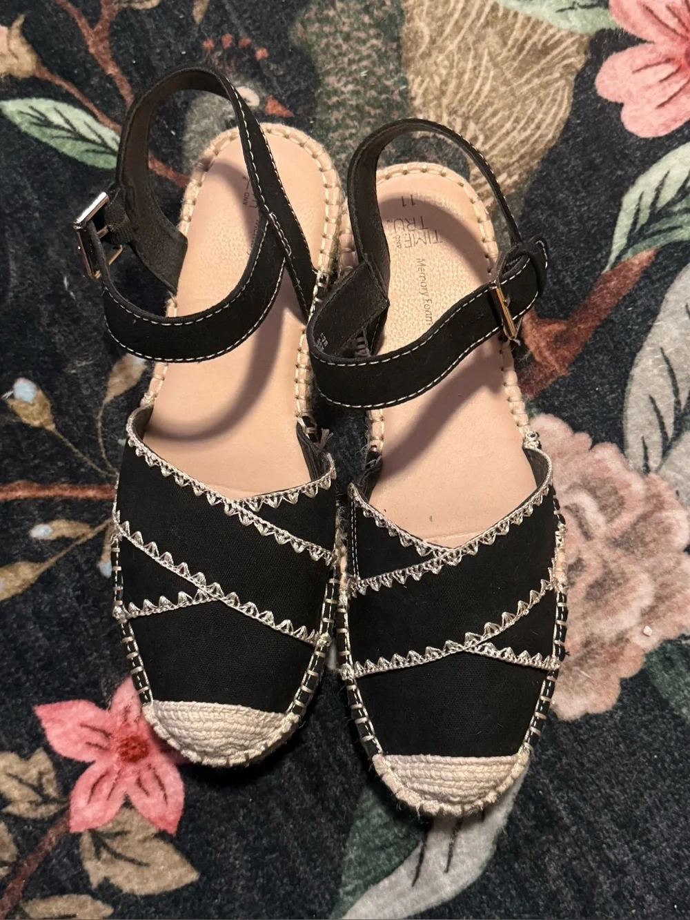 Time and Tru Black Espadrille Slingback Sandals with Contrast Stitching